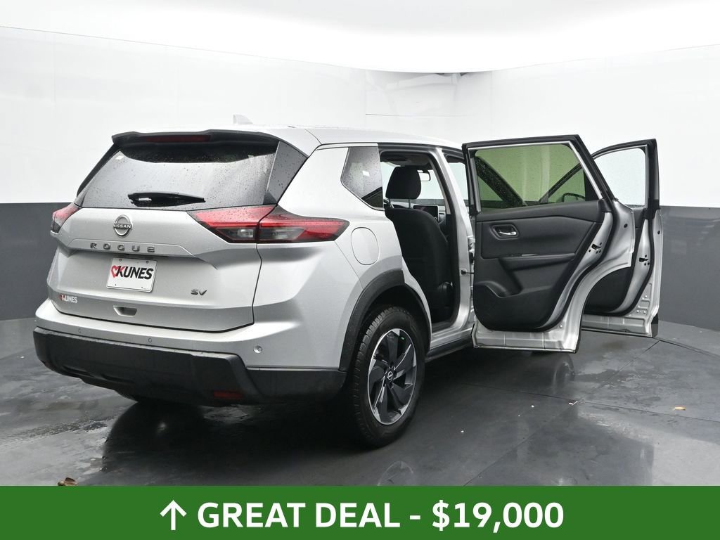Used 2024 Nissan Rogue SV image 59