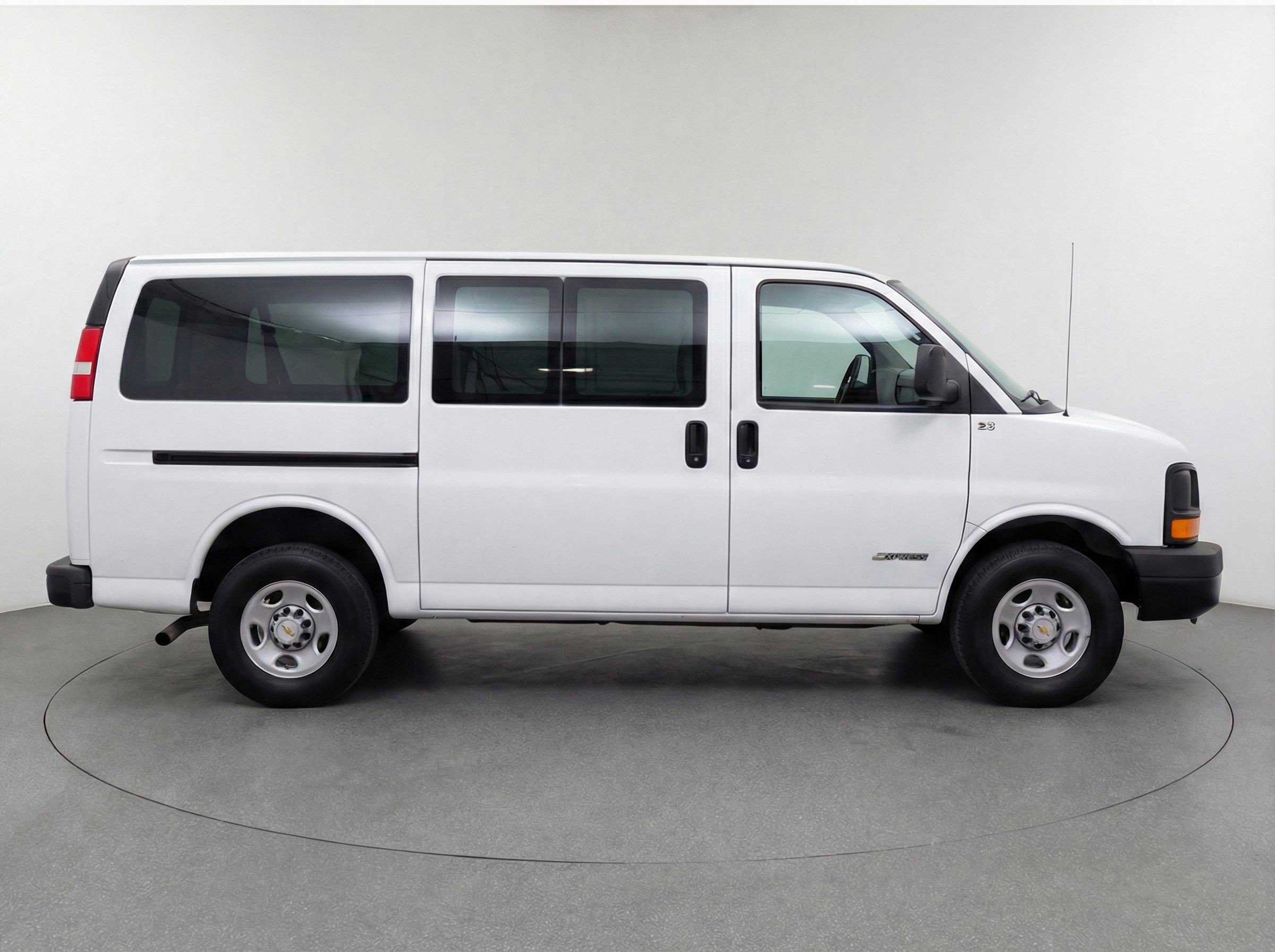 Used 2025 Chevrolet Express 3500 LT w/ LT Preferred Equipment Group image 11