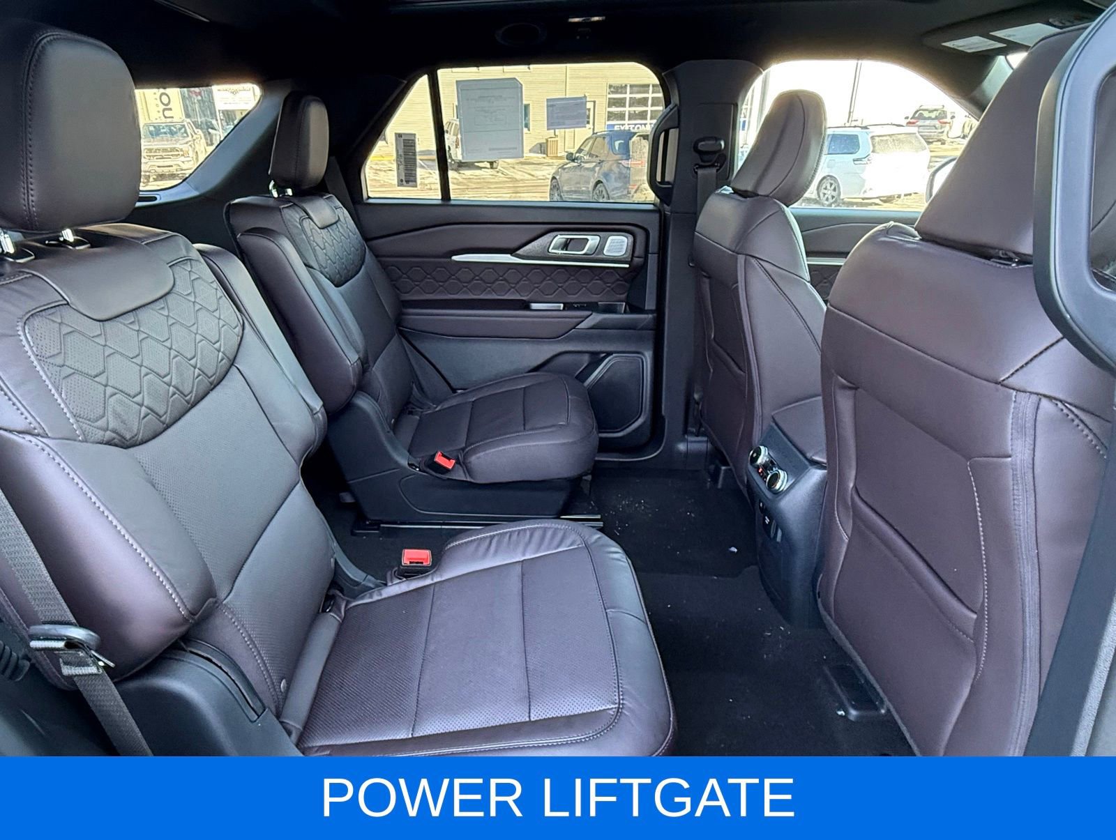 Used 2025 Ford Explorer Platinum w/ LUX Leather Package image 24