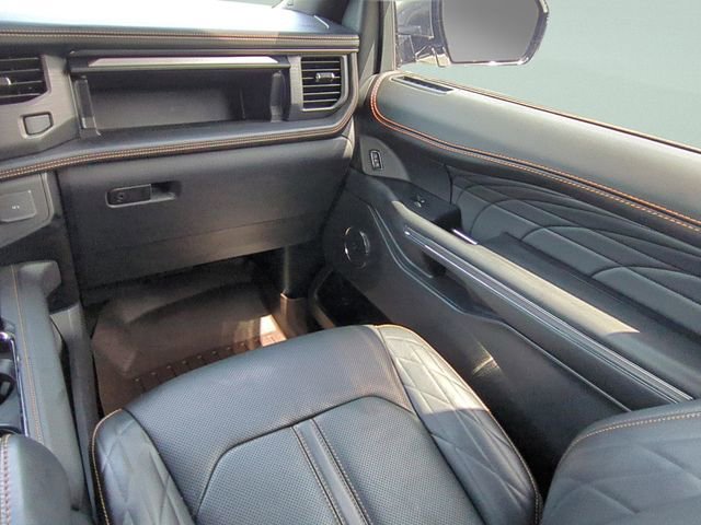 Used 2024 Ford Expedition Platinum AWD/4WD image 13