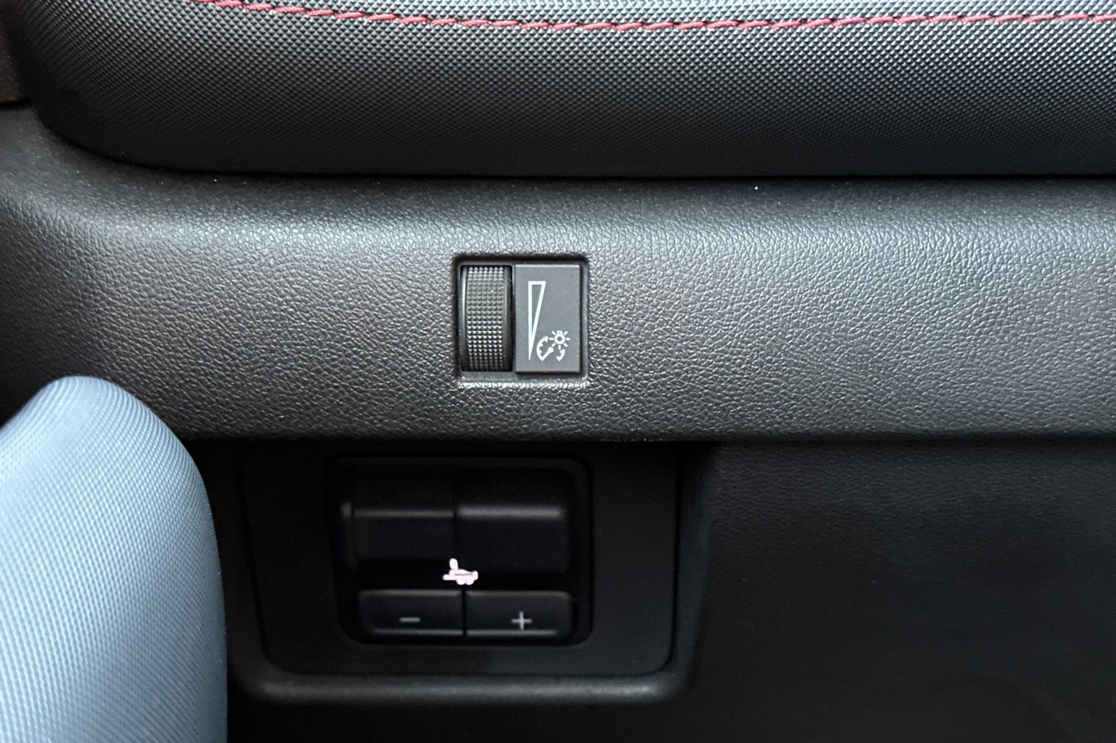 Certified 2024 Chevrolet Colorado Z71 w/ Z71 Convenience Package 2 image 42