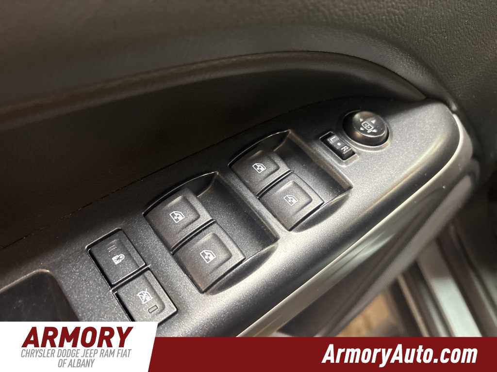 Used 2022 Chevrolet Colorado LT w/ LT Convenience Package image 8