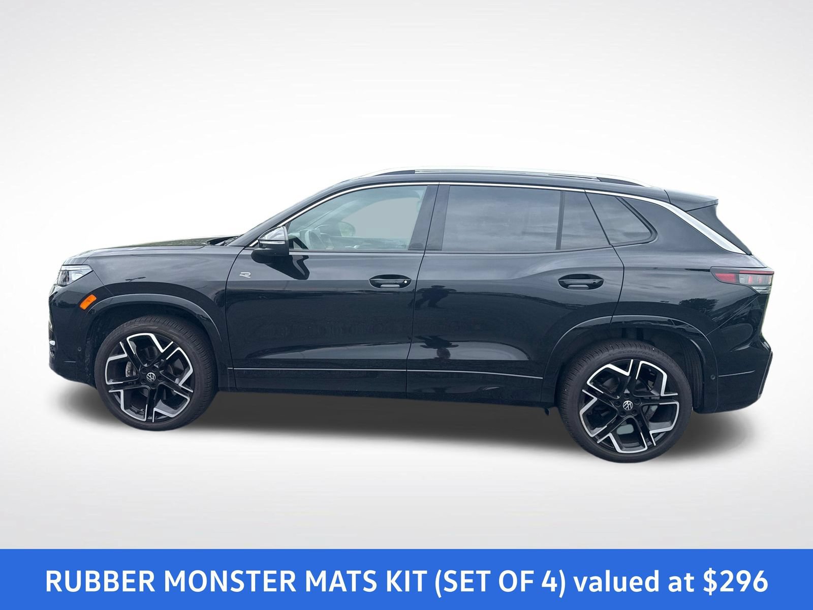 Used 2025 Volkswagen Tiguan SEL R-Line AWD/4WD image 2