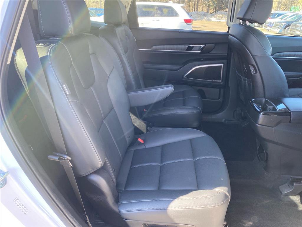 Used 2024 Kia Telluride EX w/ EX Captain's Chair Package image 28