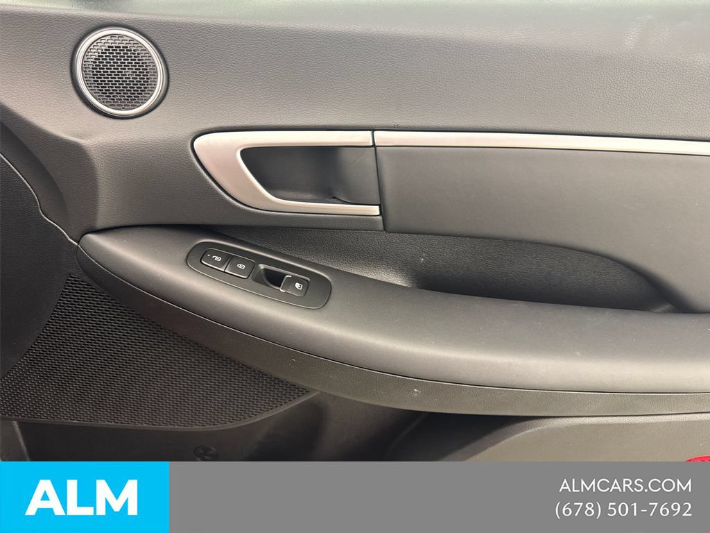 Used 2025 Hyundai Sonata SEL FWD image 17