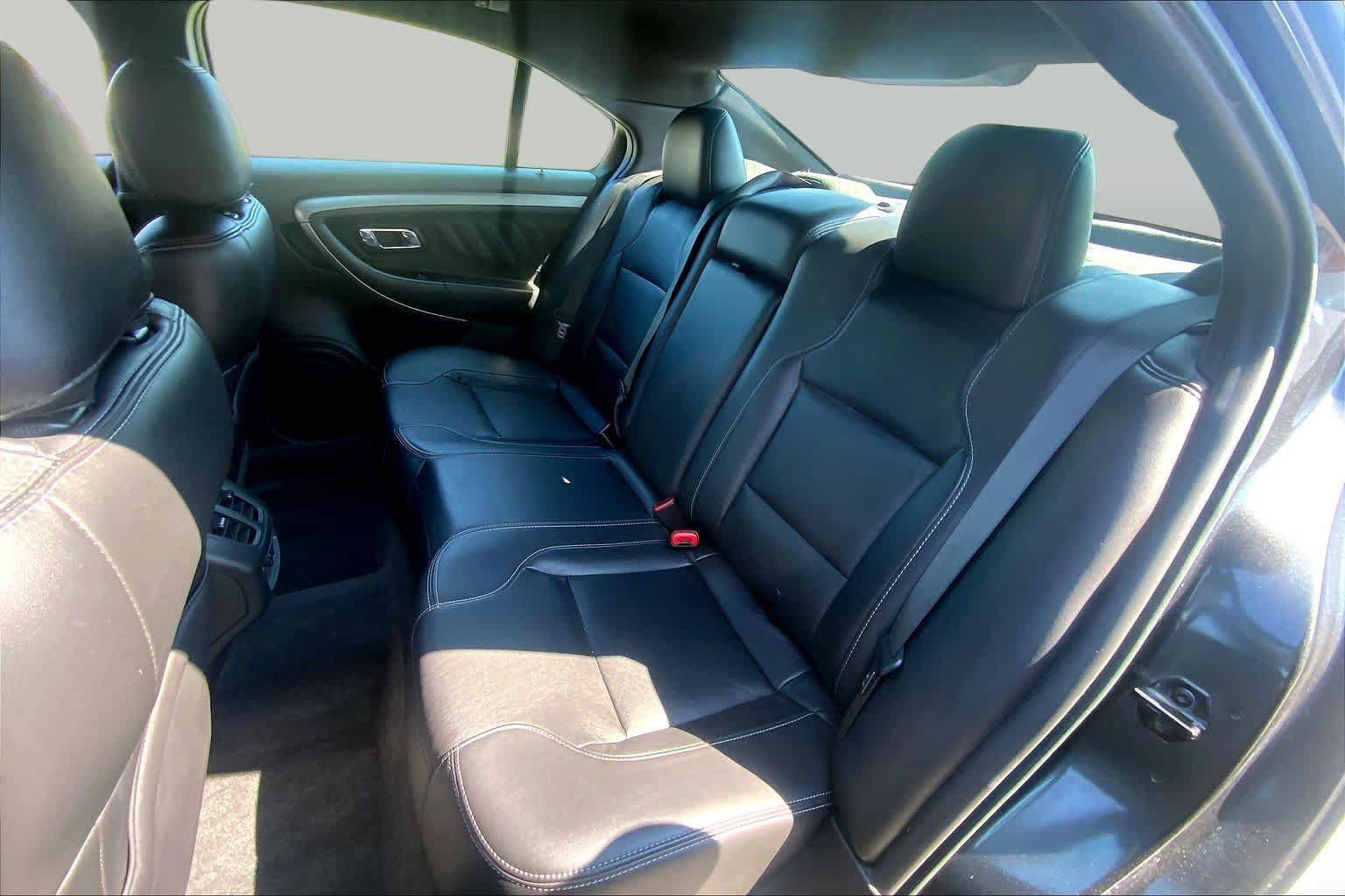 Used 2018 Ford Taurus SEL w/ Equipment Group 201A FWD image 19