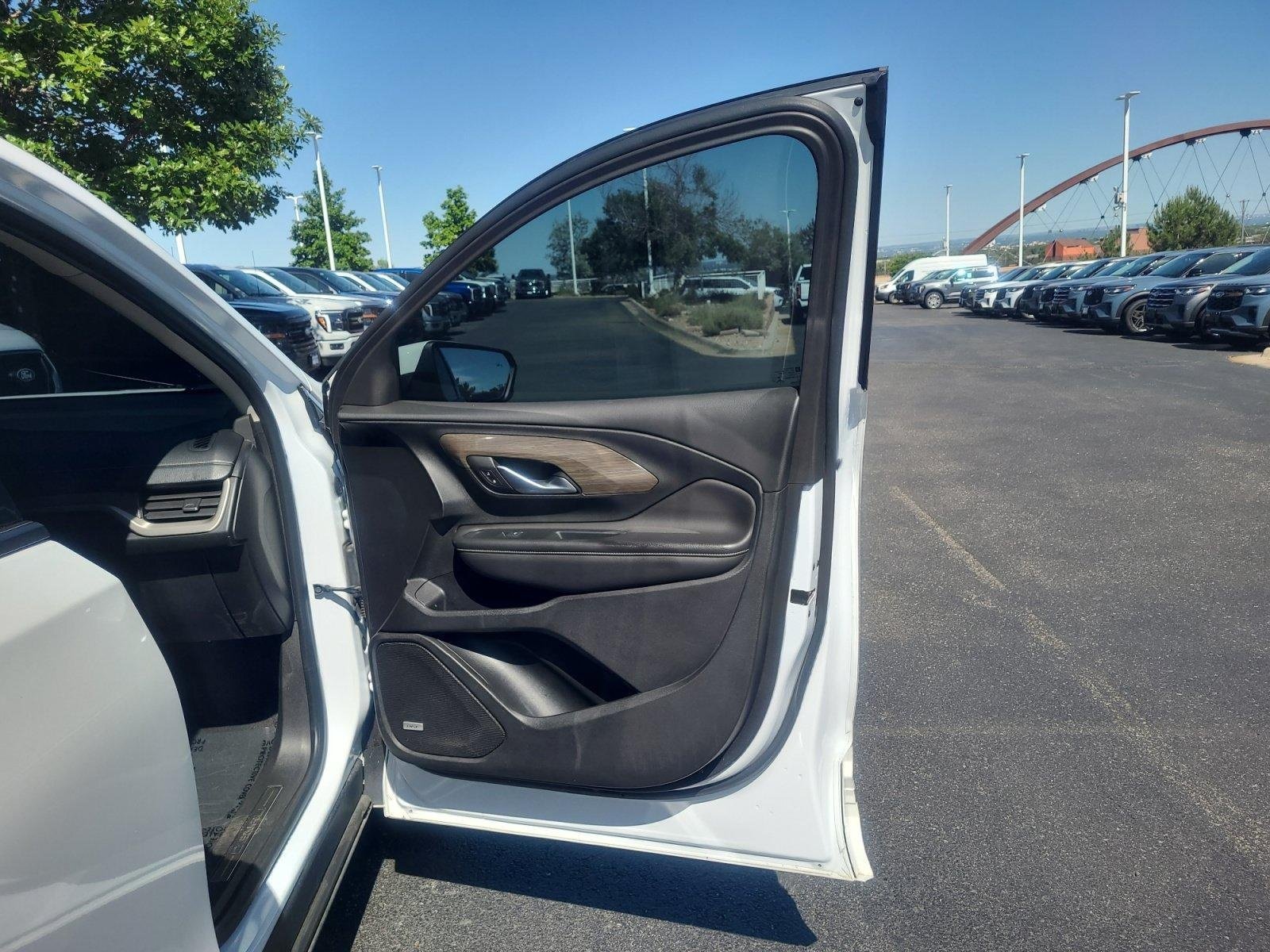 Used 2022 GMC Terrain Denali w/ Denali Premium Package AWD/4WD image 16