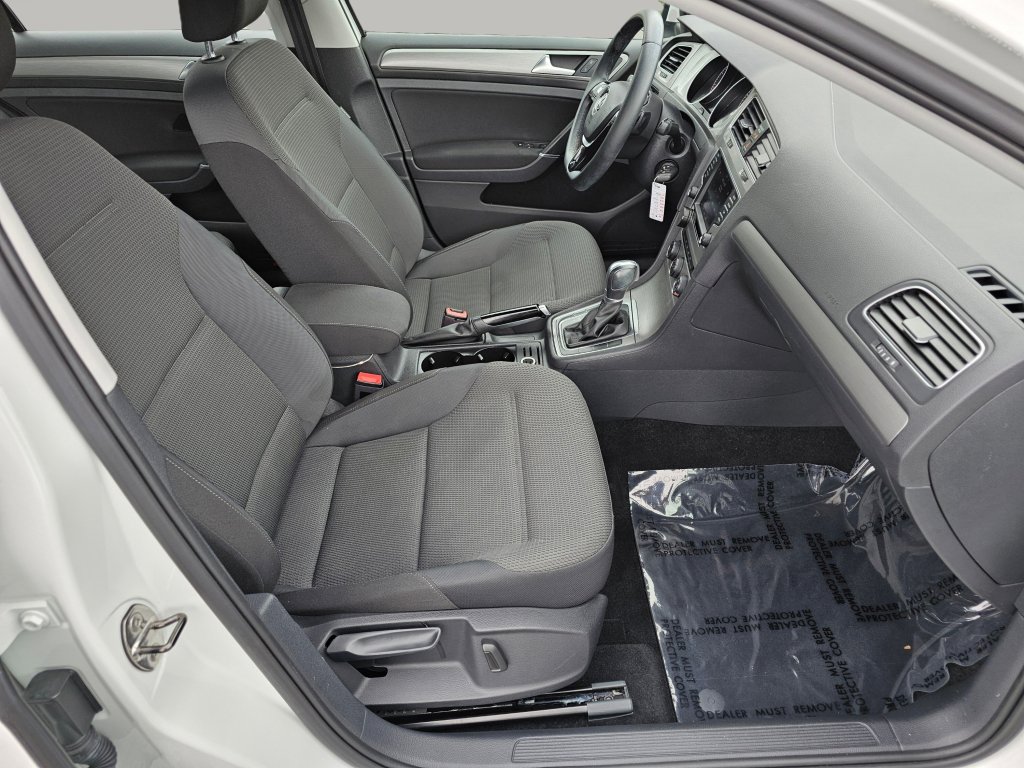 Used 2017 Volkswagen Golf S image 24