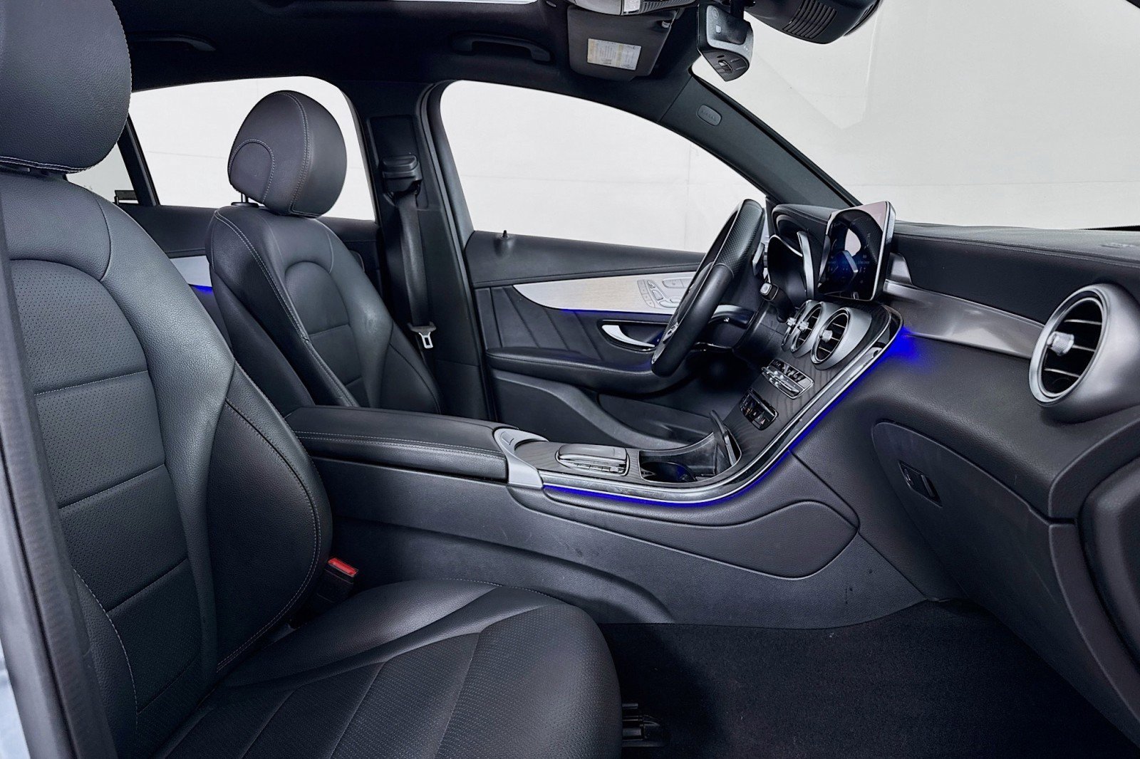 Used 2022 Mercedes-Benz GLC 300 4MATIC Coupe image 6