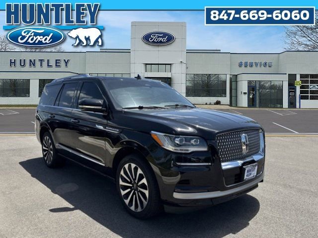 Used 2022 Lincoln Navigator Reserve image 4