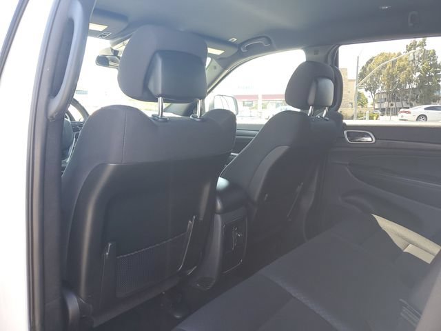 Used 2019 Jeep Grand Cherokee Laredo RWD image 12