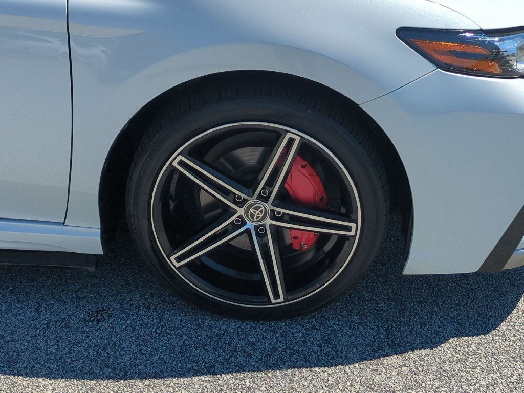 Used 2021 Toyota Camry XSE FWD image 10