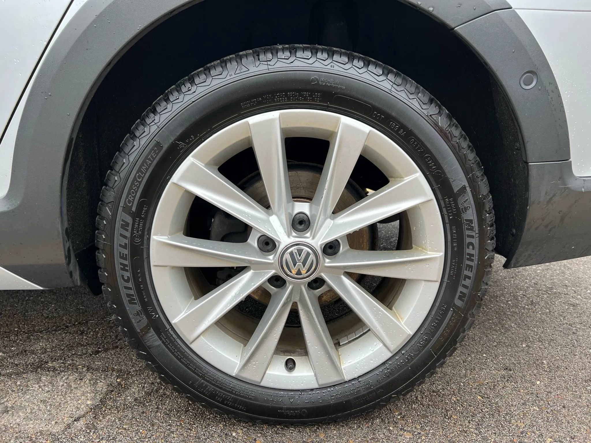 Used 2017 Volkswagen Golf Alltrack SE image 11