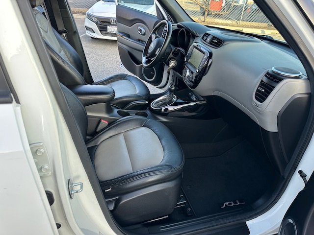 Used 2016 Kia Soul + w/ Audio Package image 24