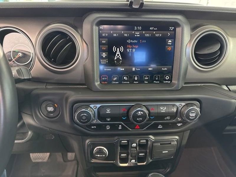 Used 2022 Jeep Gladiator Willys image 18