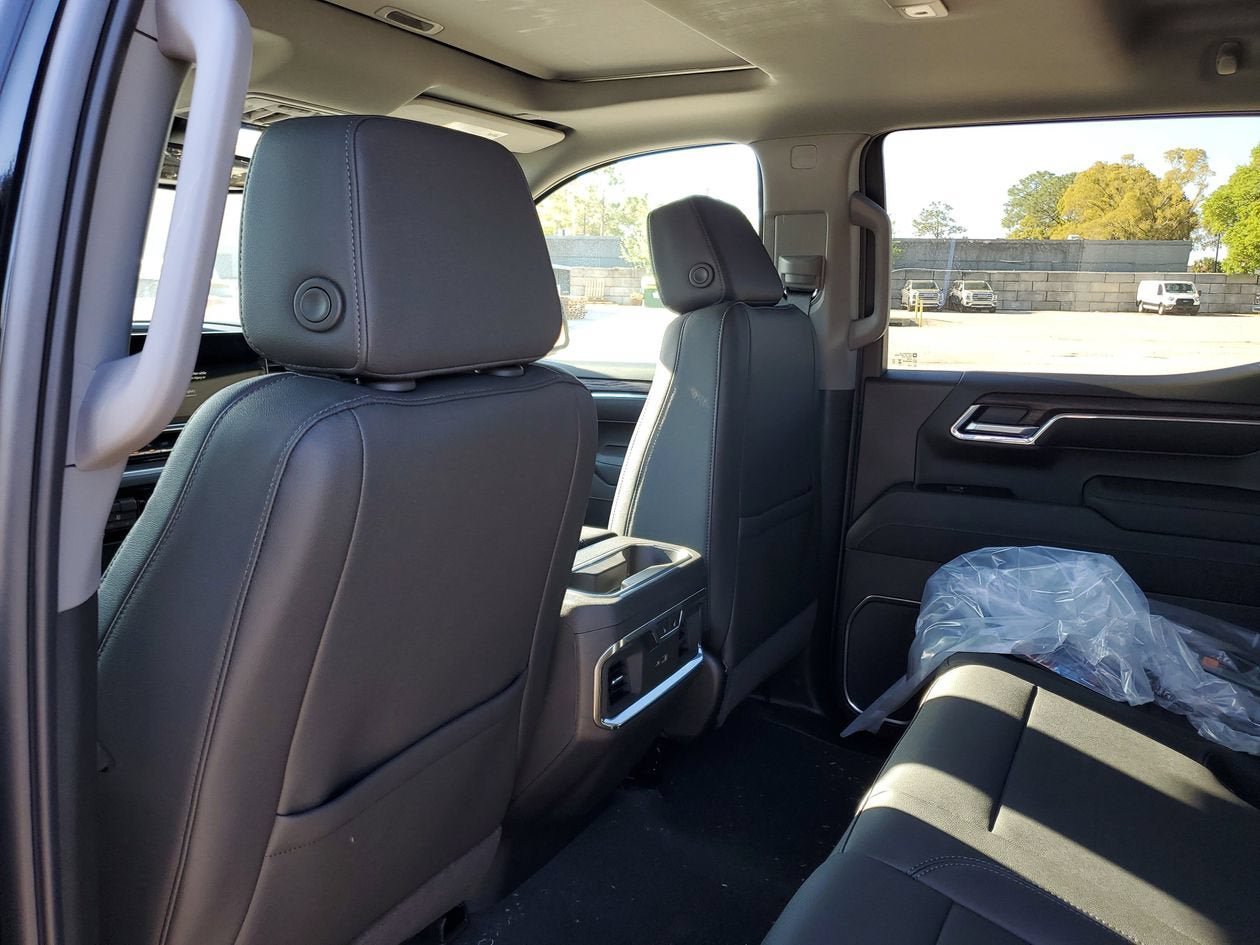New 2026 GMC Sierra 1500 SLT w/ SLT Premium Plus Package AWD/4WD image 12