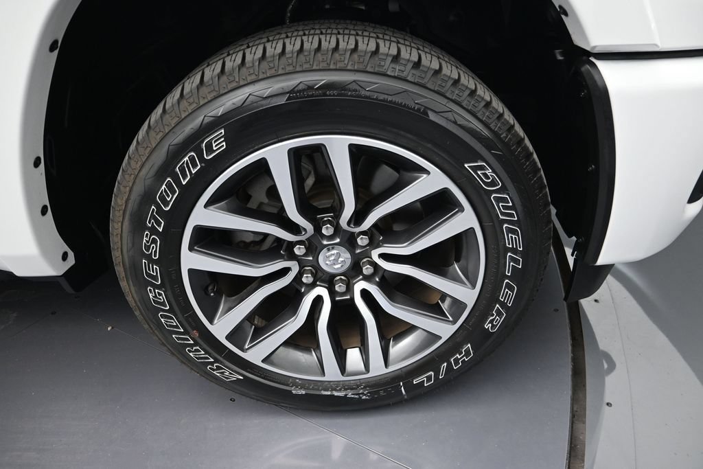 Used 2025 RAM 1500 Limited AWD/4WD image 9