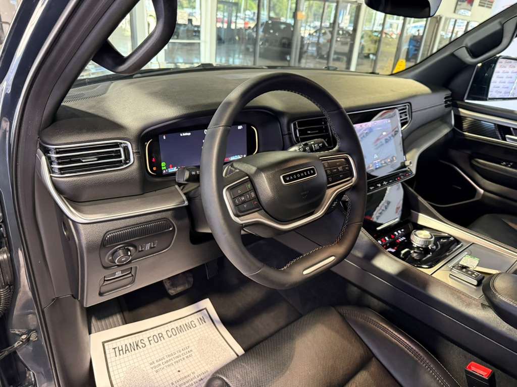 Used 2025 Jeep Wagoneer Series II AWD/4WD image 35