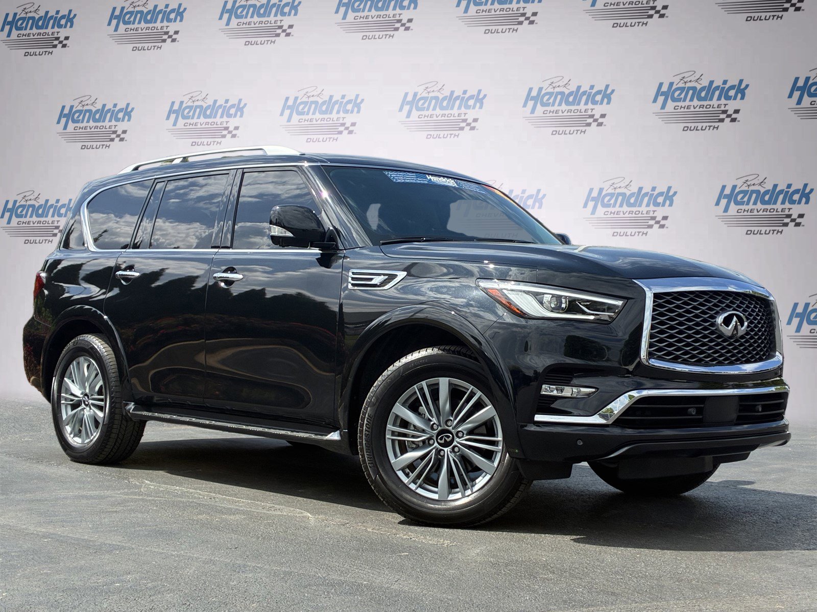 Used 2024 INFINITI QX80 Luxe w/ All-Season Package RWD image 2