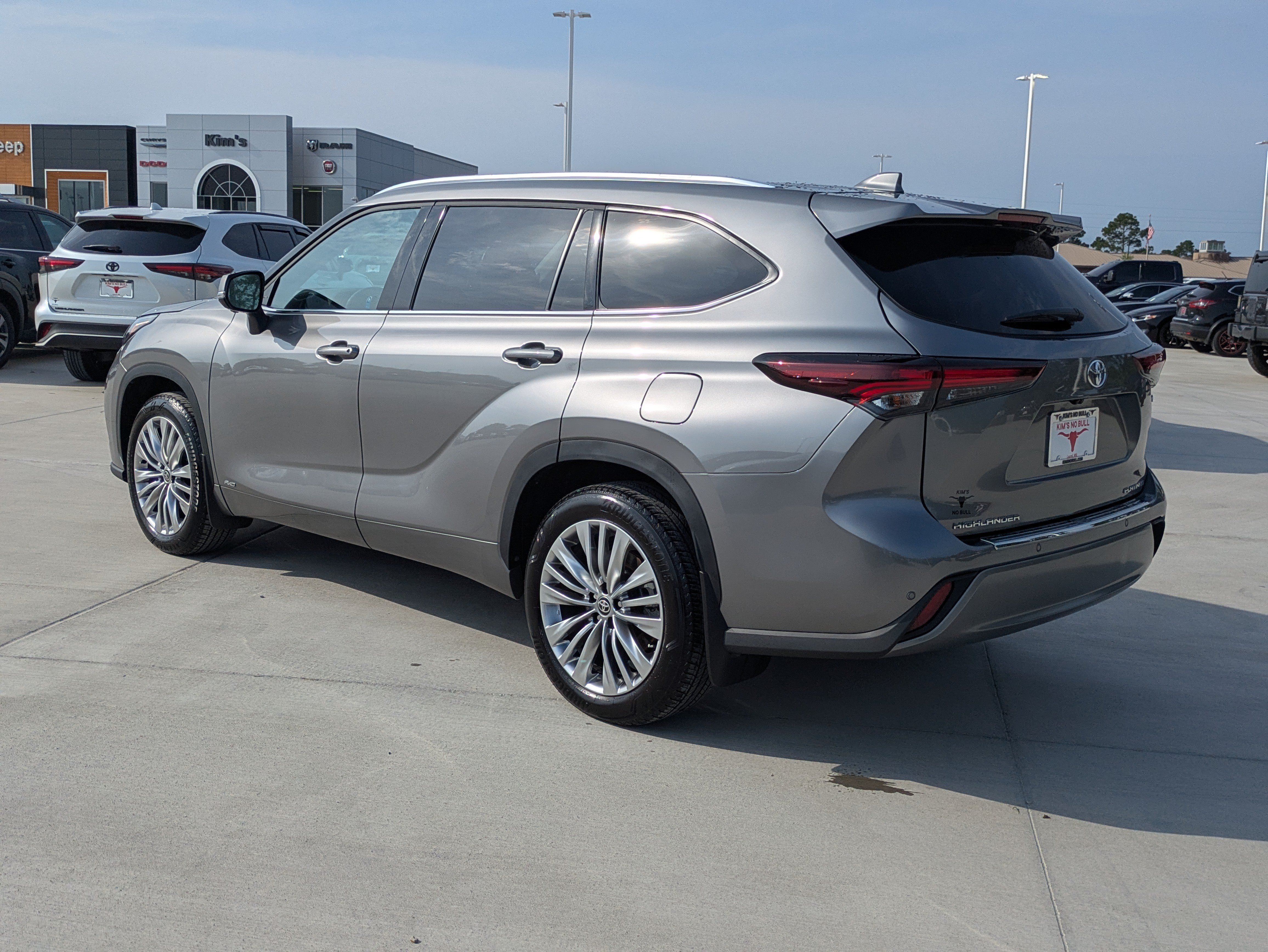 Certified 2026 Toyota Highlander Platinum AWD/4WD image 3