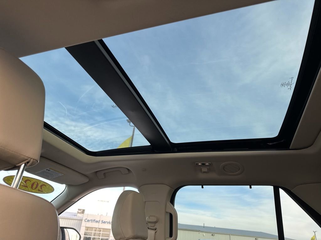 Used 2022 Ford Explorer Limited image 27