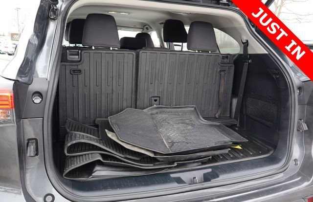 Used 2023 Toyota Highlander LE image 20