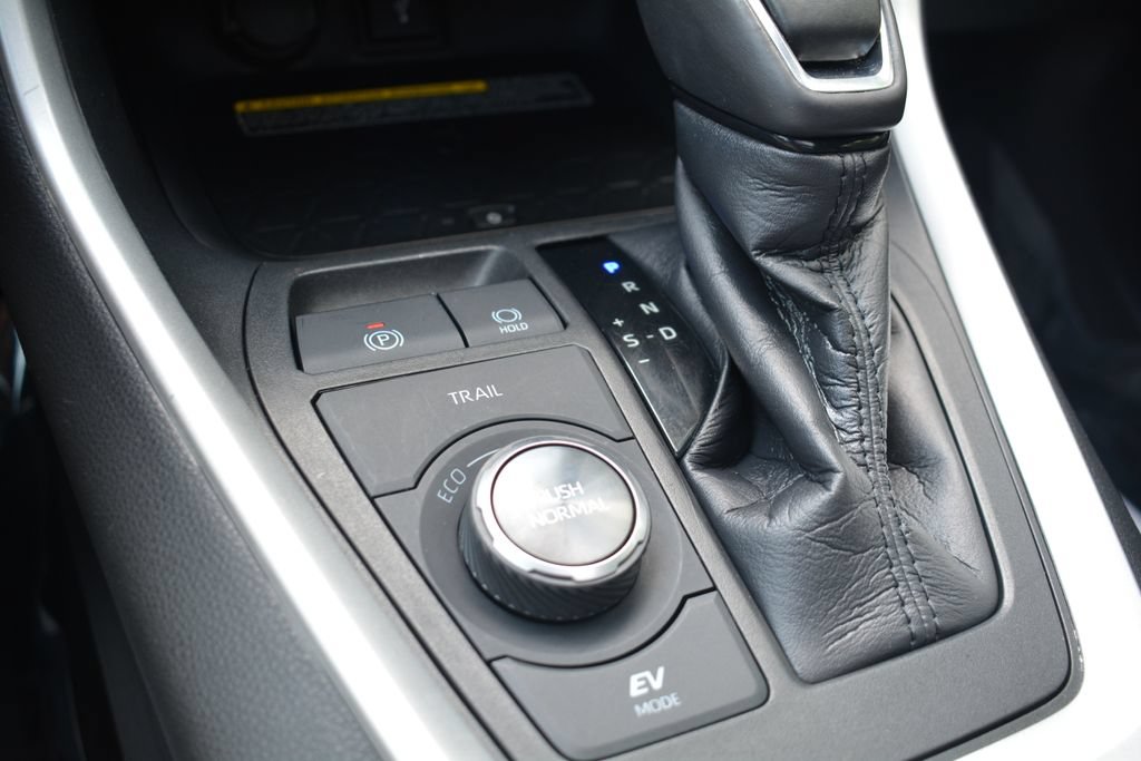 Used 2021 Toyota RAV4 XSE AWD/4WD image 19
