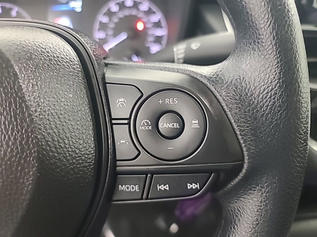 Used 2025 Toyota Corolla LE image 30