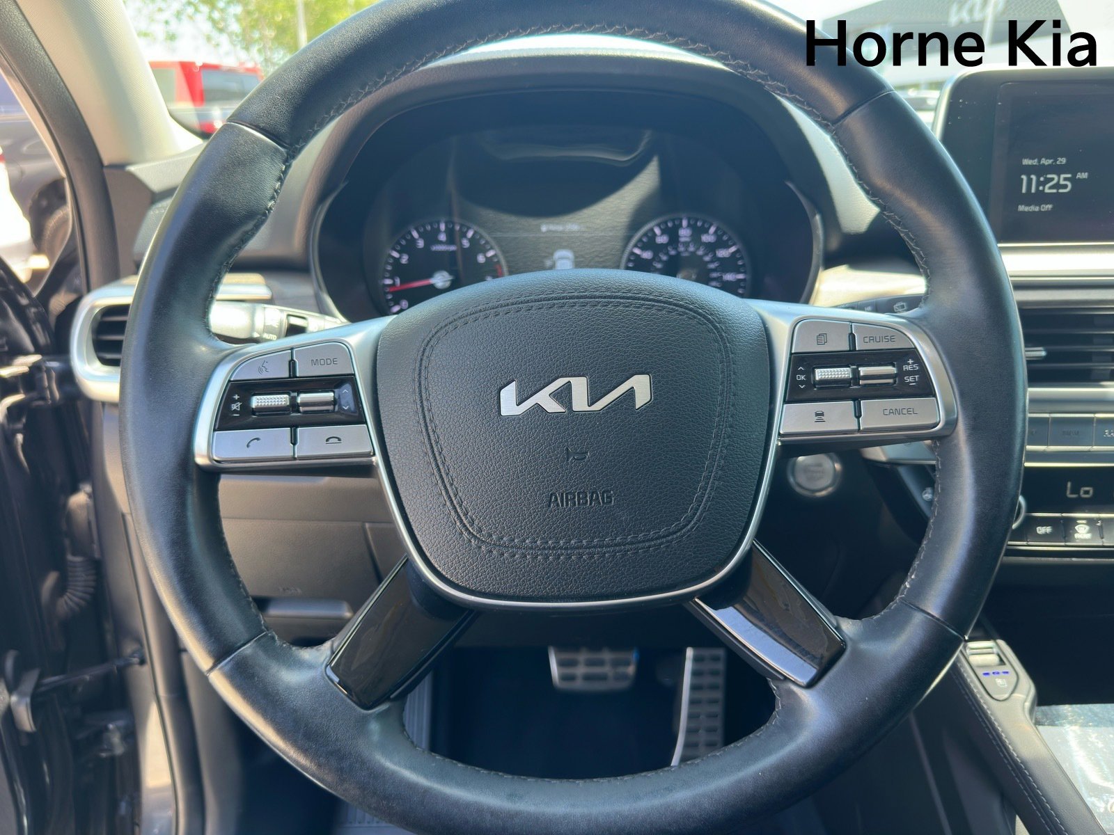 Certified 2022 Kia Telluride SX w/ Nightfall Edition Package AWD/4WD image 11