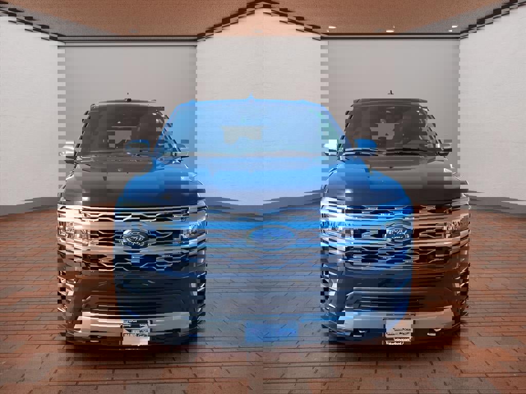 Used 2024 Ford Expedition Max Platinum image 3