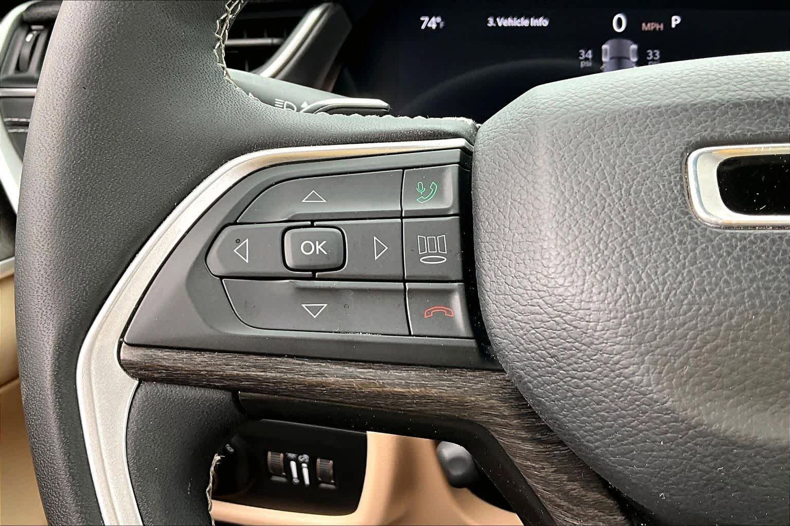 Used 2024 Jeep Grand Cherokee Limited w/ Luxury Tech Group II RWD image 33