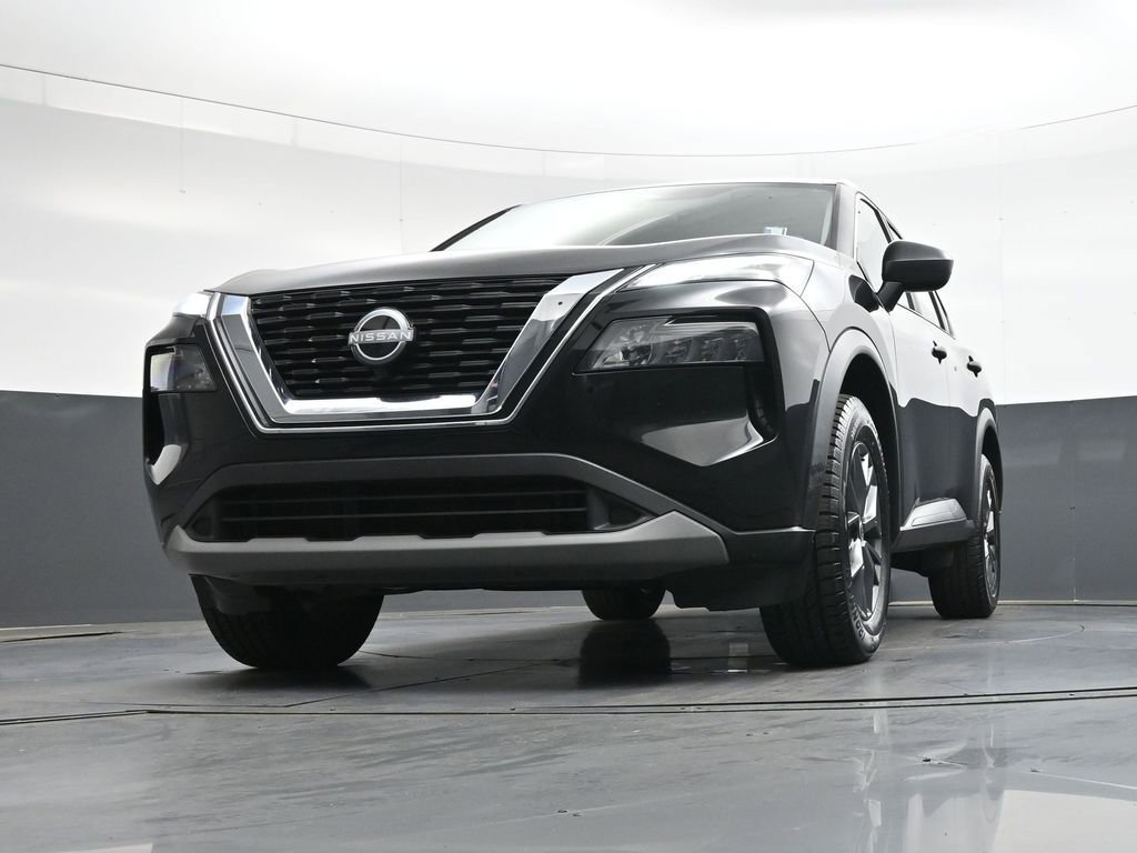 Used 2023 Nissan Rogue S image 44