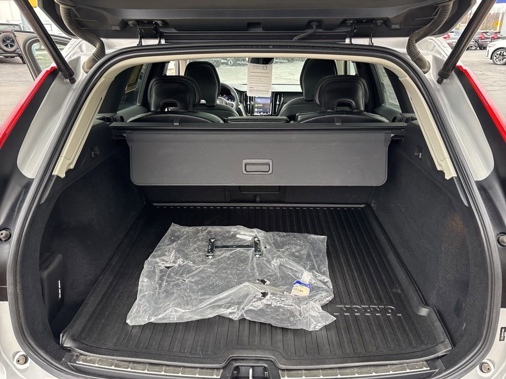 Certified 2023 Volvo XC60 B5 Core w/ Climate Package AWD/4WD image 46