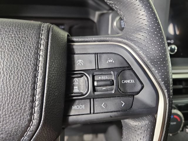 Used 2025 Toyota 4Runner SR5 AWD/4WD image 24