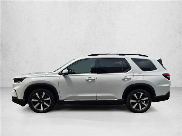 Used 2023 Honda Pilot Touring image 3