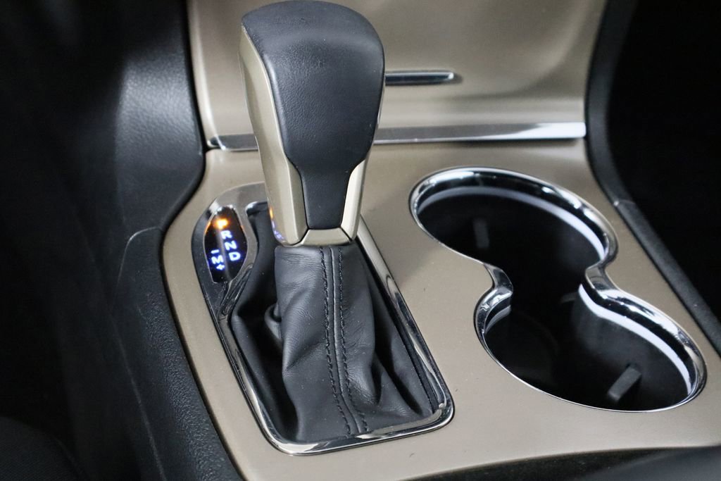 Used 2017 Jeep Grand Cherokee Laredo w/ Quick Order Package 23E image 28