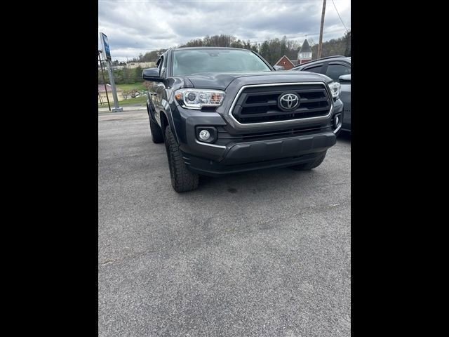 Used 2022 Toyota Tacoma SR5 AWD/4WD image 11