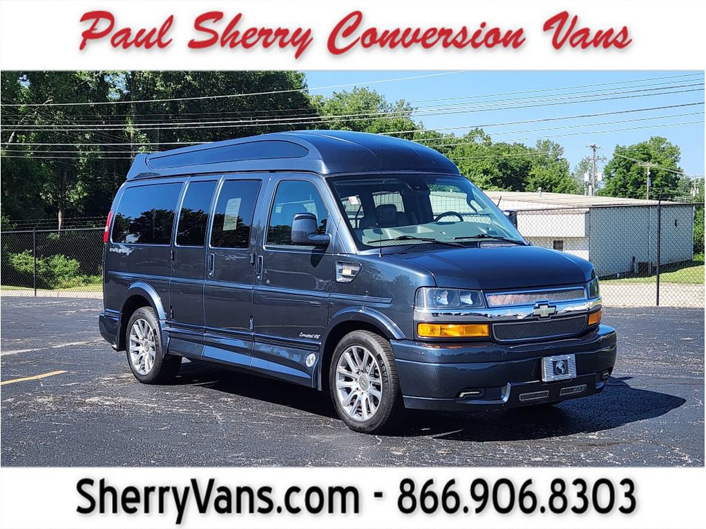 Used 2019 Chevrolet Express 2500 RWD image 1