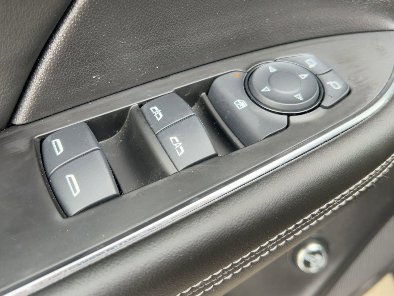 Certified 2023 Buick Envision Preferred w/ Sport Touring Package image 21