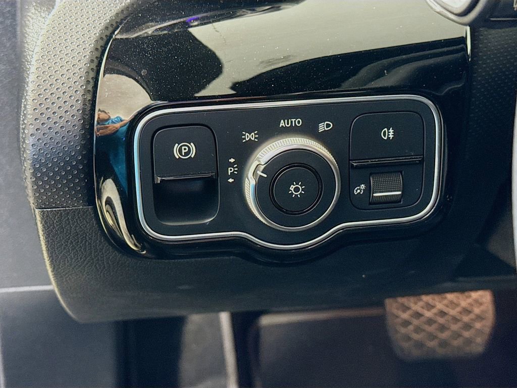 Used 2021 Mercedes-Benz A 220 image 10