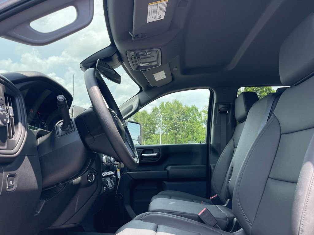 Used 2025 GMC Sierra 2500 Pro w/ Convenience Package image 9