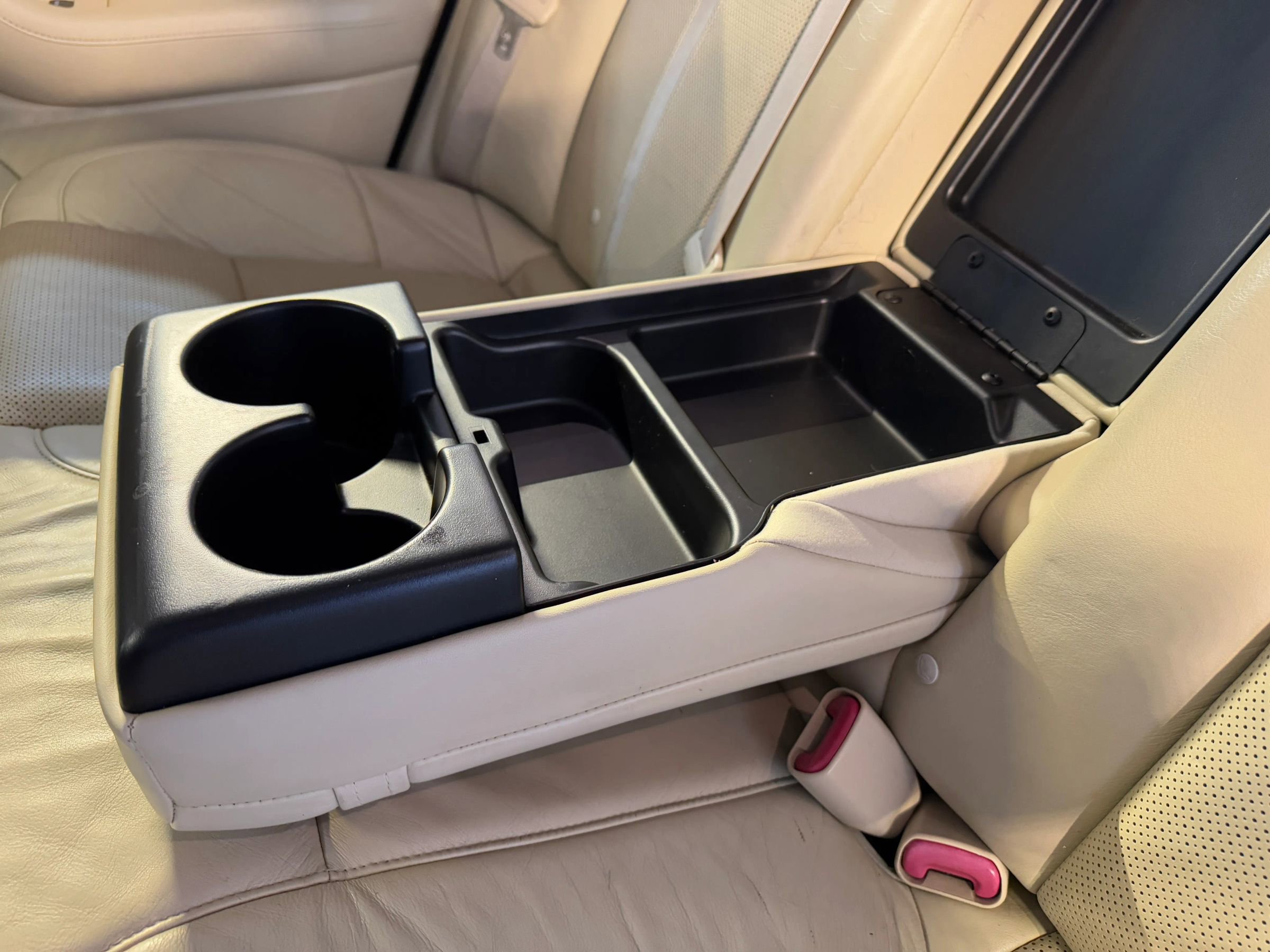 Used 2009 Lincoln MKS AWD image 23