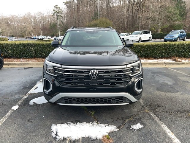 Used 2025 Volkswagen Atlas Peak Edition SE image 7