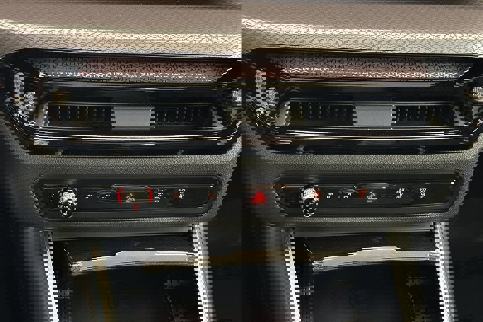 Used 2025 BMW 330i xDrive Sedan w/ Convenience Package image 20