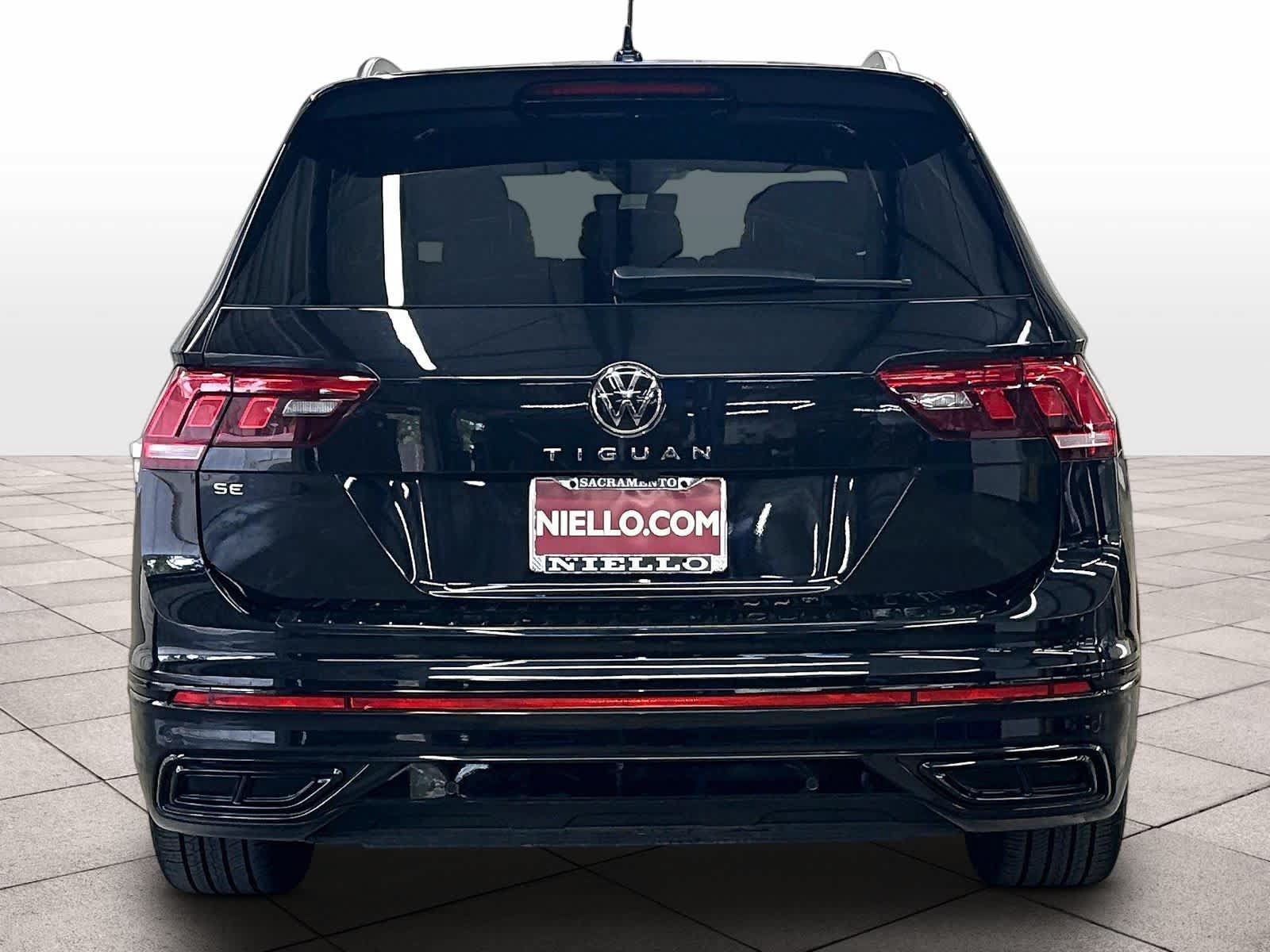 Used 2023 Volkswagen Tiguan SE R-Line FWD image 8