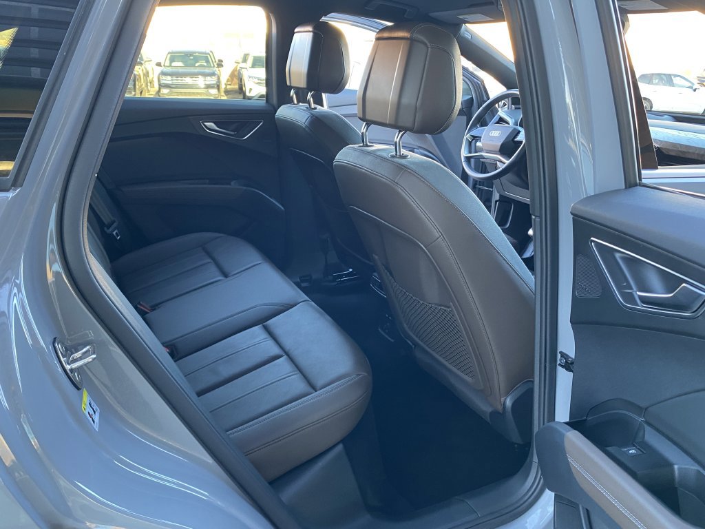 Used 2023 Audi Q4 e-tron Prestige image 18