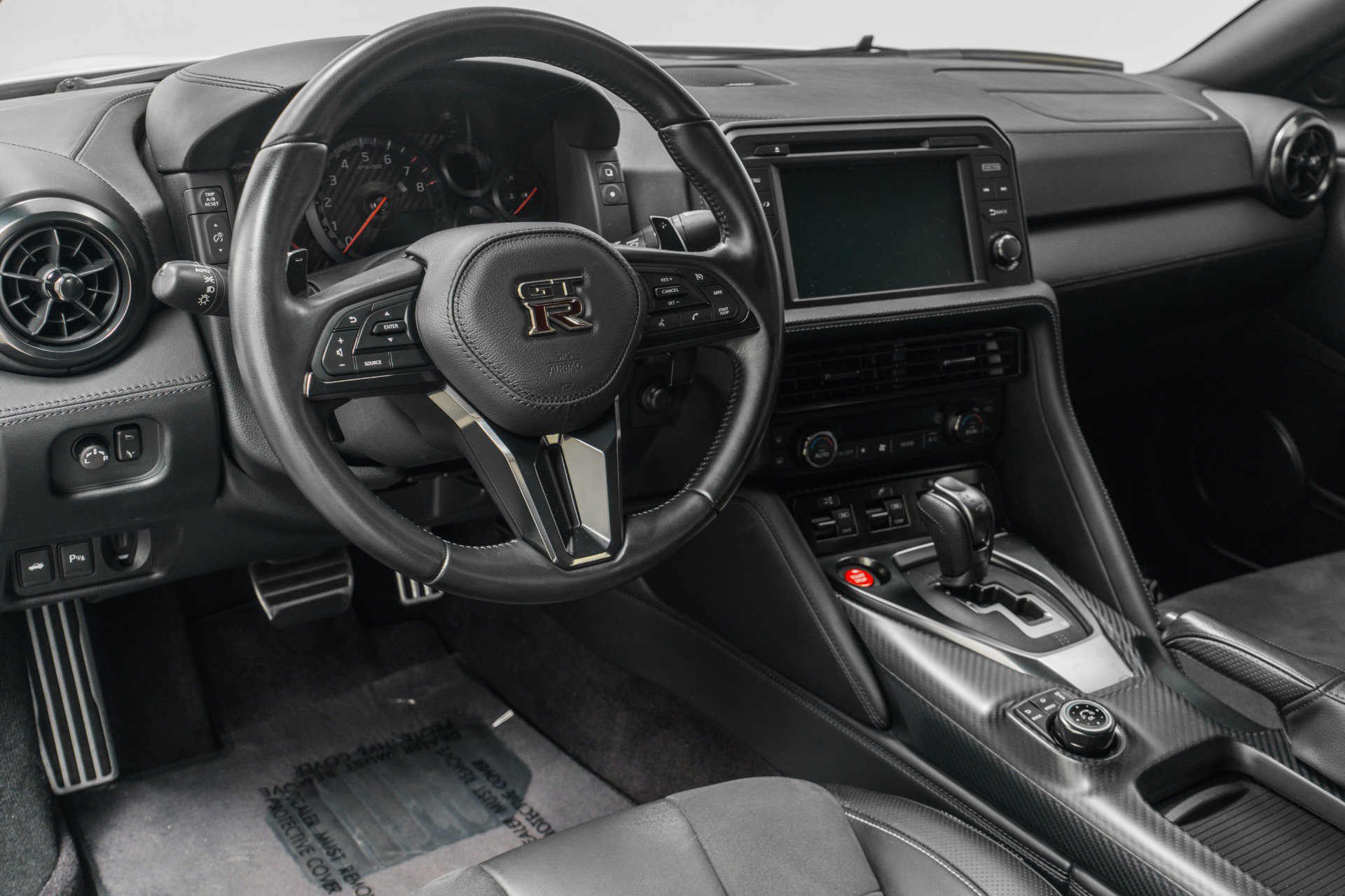 Used 2020 Nissan GT-R Premium image 13
