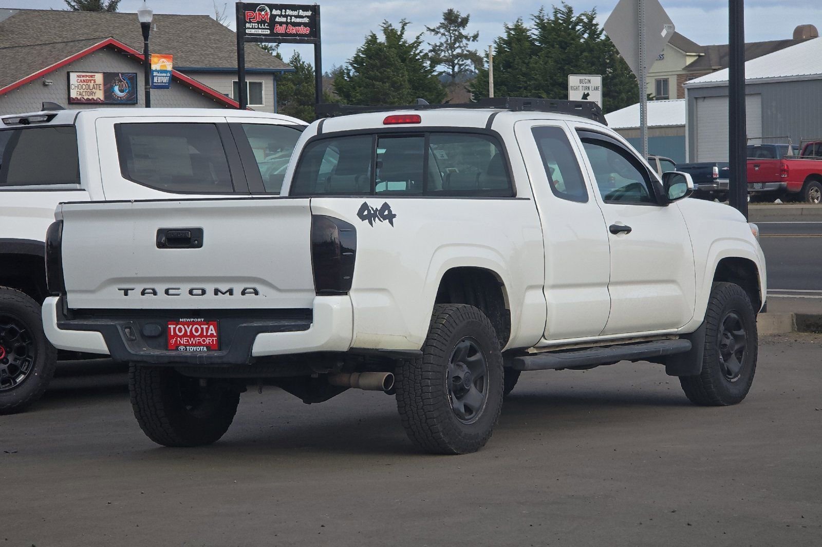 Used 2016 Toyota Tacoma SR w/ SR Convenience Package image 4