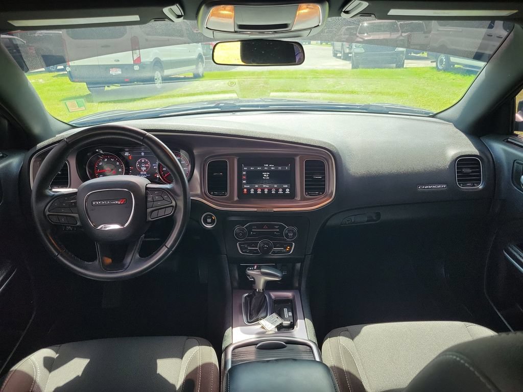 Used 2020 Dodge Charger SXT RWD image 10