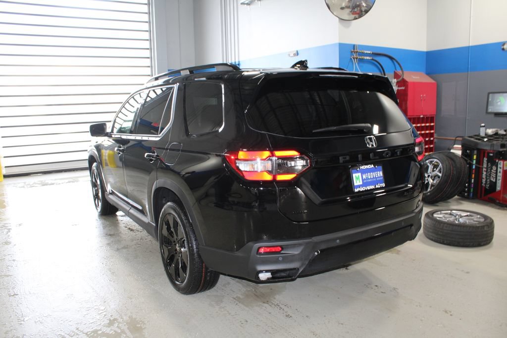 New 2026 Honda Pilot Black Edition image 8